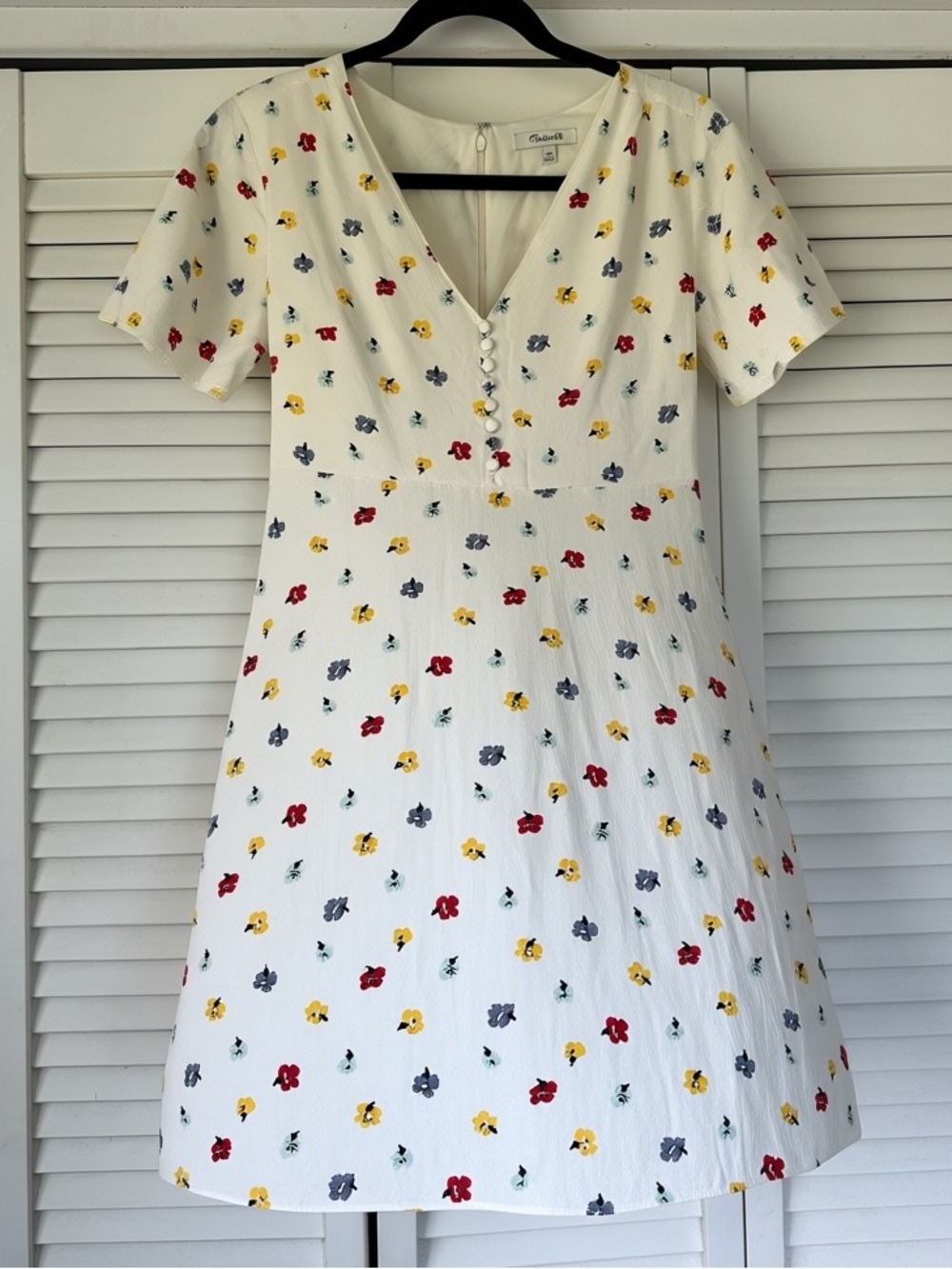 Madewell Ivory Label with Black Script Logo